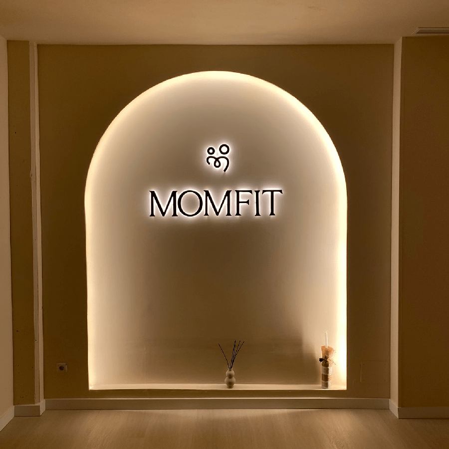 vinilos y rotulación 3 letras ilumindadas Monfit 1