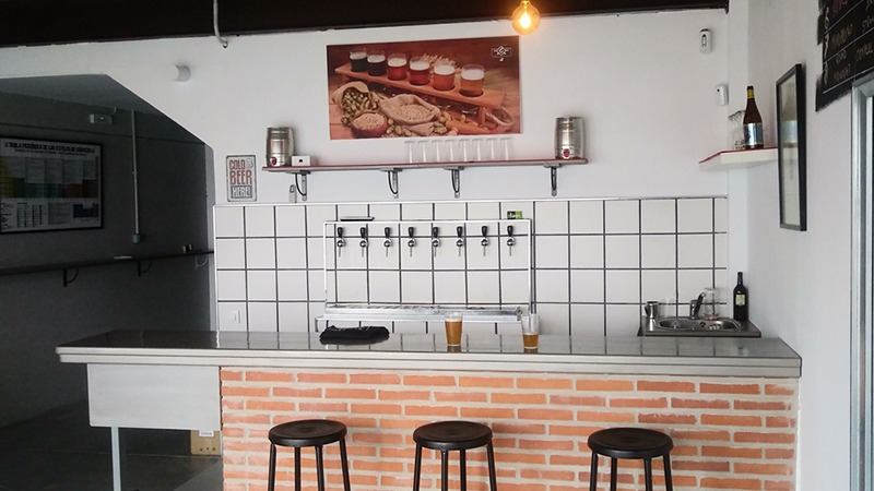 vinilos y rotulación 12 cuadros cerveceria