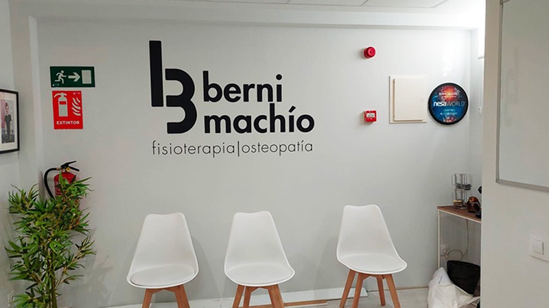 vinilos y rotulación 18 vinilo pared logo